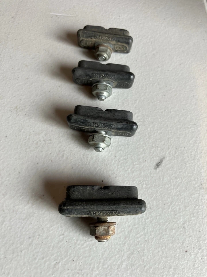 Juego de 4 pastillas de freno vintage Skyway Old School BMX Tuff - para Haro GT Mongoose Foto 3 de 3