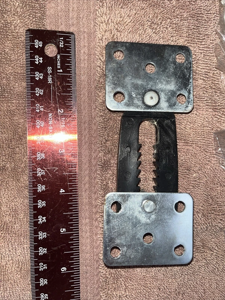 Sofá seccional sofá silla conectores estilo cocodrilo base de metal compuesto Foto 3 de 3