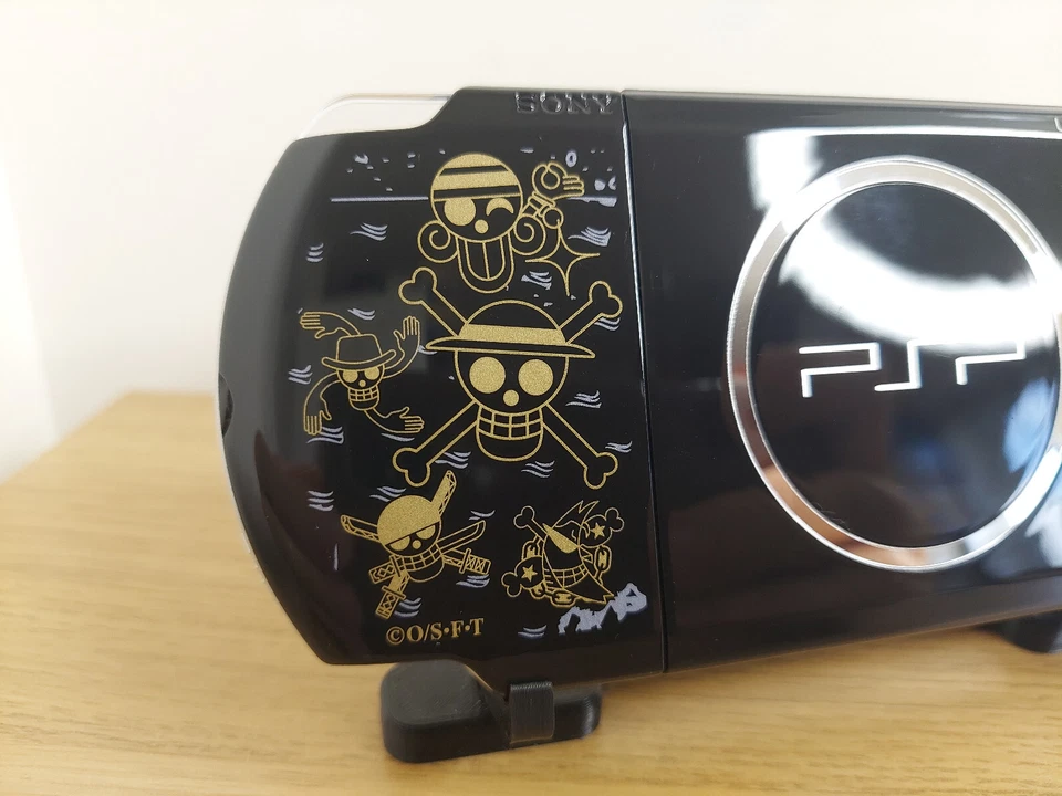 Sony Playstation Portable PSP One Piece Romance Dawn Mugiwara Edizione Limitata - Immagine 2 di 4