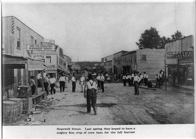 Hopewell Va. Street. Last spring they hoped to have a mighty fine crop of corn