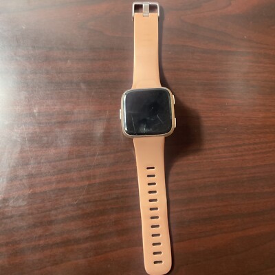 Fitbit Versa Smartwatch Fb504 Rose Gold Case/light Orange Band No Charger