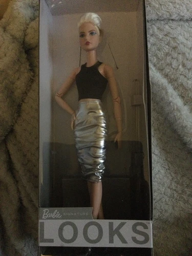 Barbie Signature Dolls - Barbie Looks - Doll Original Blonde Pixie Cut BNIB