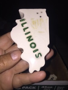 Vintage salt shaker shaped like the state of Illinois no cork