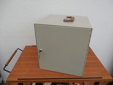 Vintage Safe Tresor Metallsafe tragbarer Metallschrank 60er 70er Jahre (B)
