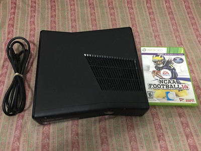 Microsoft Xbox 360 S 4GB System