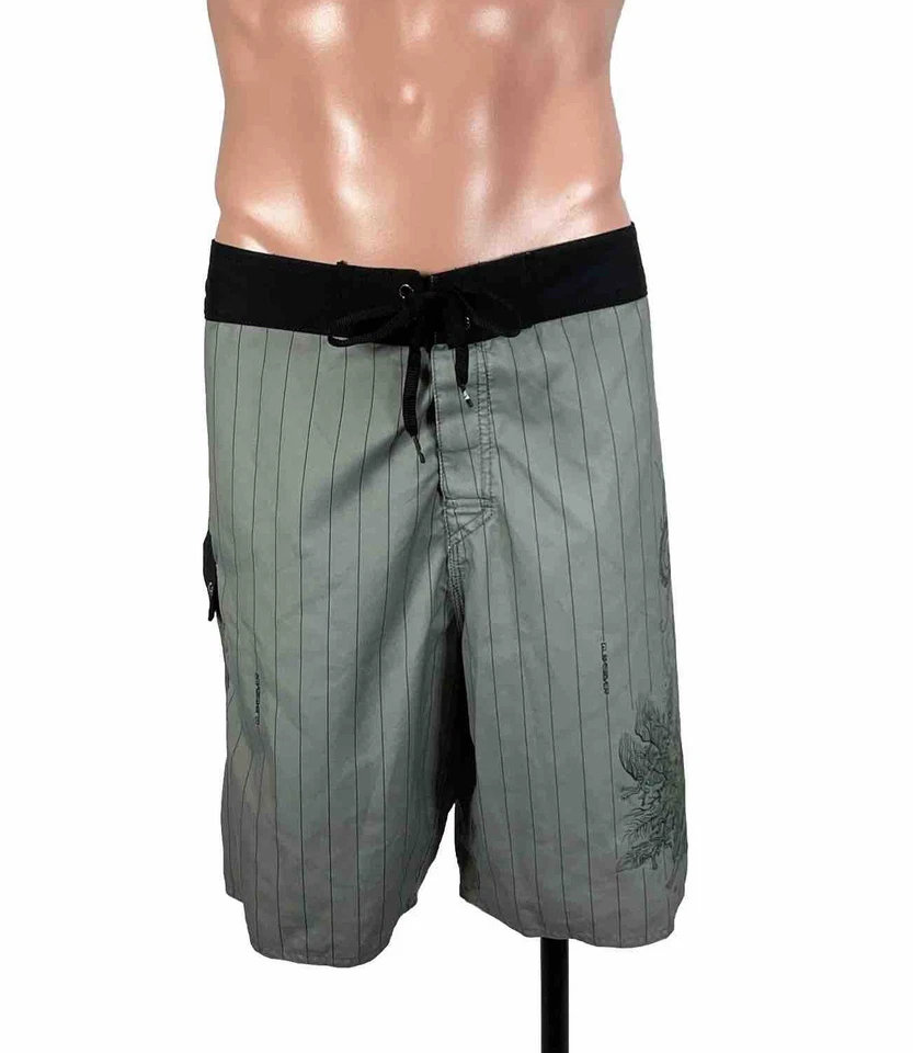 Pantalones Cortos De Colección Quiksilver Gris Medusa Calavera Davy Jones Acuario X-Long 40 Foto 2 de 4