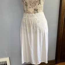 Vanity Fair White Nylon Half Slip 24 Lace Trim Size Medium