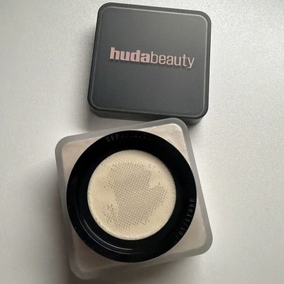 HUDA Beauty Easy Bake Loose Powder (Pound Cake) - BESTSELLER FULL