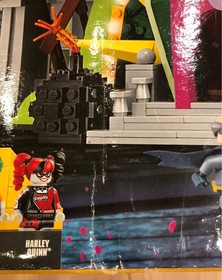 LEGO 70922 The LEGO Batman Movie Joker Manor 3444 Pieces Sealed The box is scrat
