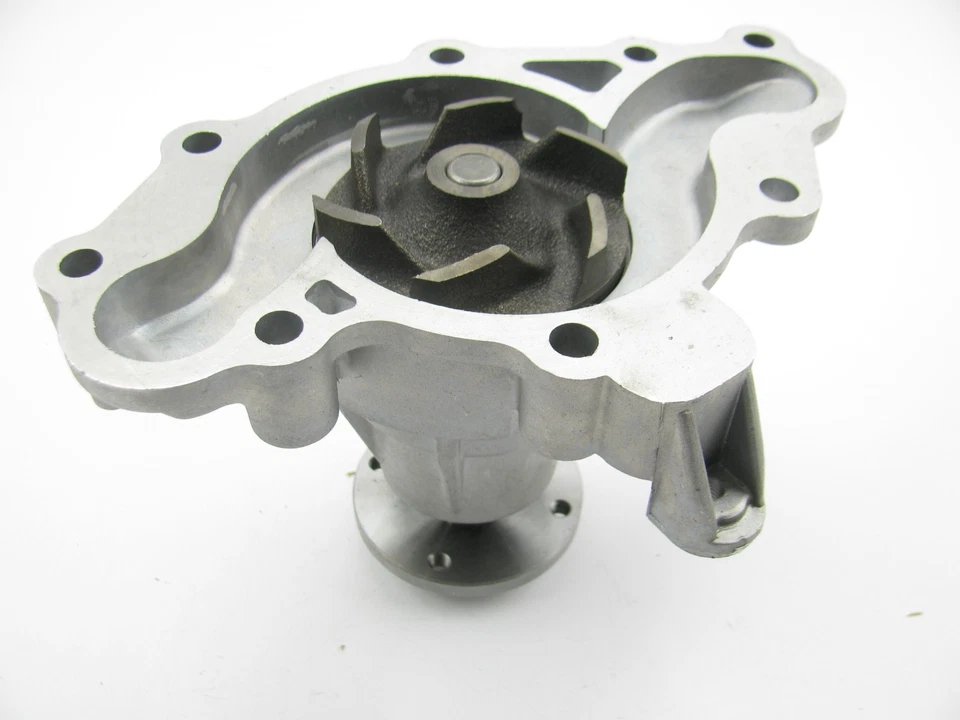 Bomba de agua motor NPW 131-2152 1990-1991 Mazda 929 3,0 L Foto 3 de 4