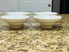 Set of 4 White Porcelain Ramen / Udon Bowls 5-3/8”x2-1/2” Tiered Base EC
