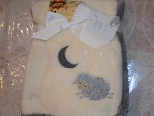 MANTA OVEJA LUNA ESTRELLAS CREMA GRIS PANA SUEÑOS PELUCHE TODO USO NUEVO CON ETIQUETAS NUEVO