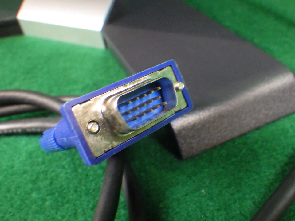 Dell E-Series E176FPf 17" Flat Panel LCD Monitor 1280x1024 5:4 VGA - Image 2 of 4