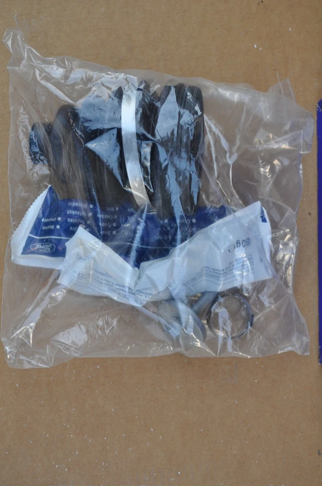 Комплект резиновых наружных мехов для оси Volvo C30 C70 S40 V50 от оригинального производителя 31256010 - Изображение 2 из 4