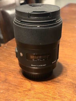 Sigma 35mm f/1.4 DG Standard Lens Auto & Manual Focus 67mm Filter Size