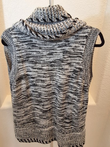 Cárdigan abierto tejido blanco y negro talla grande Keren Hart para mujer - Imagen 9 de 12
