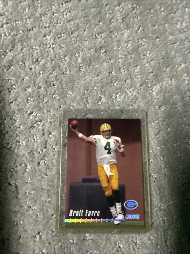 Brett Favre [Refractor] #62 1999 Stadium Club Chrome card