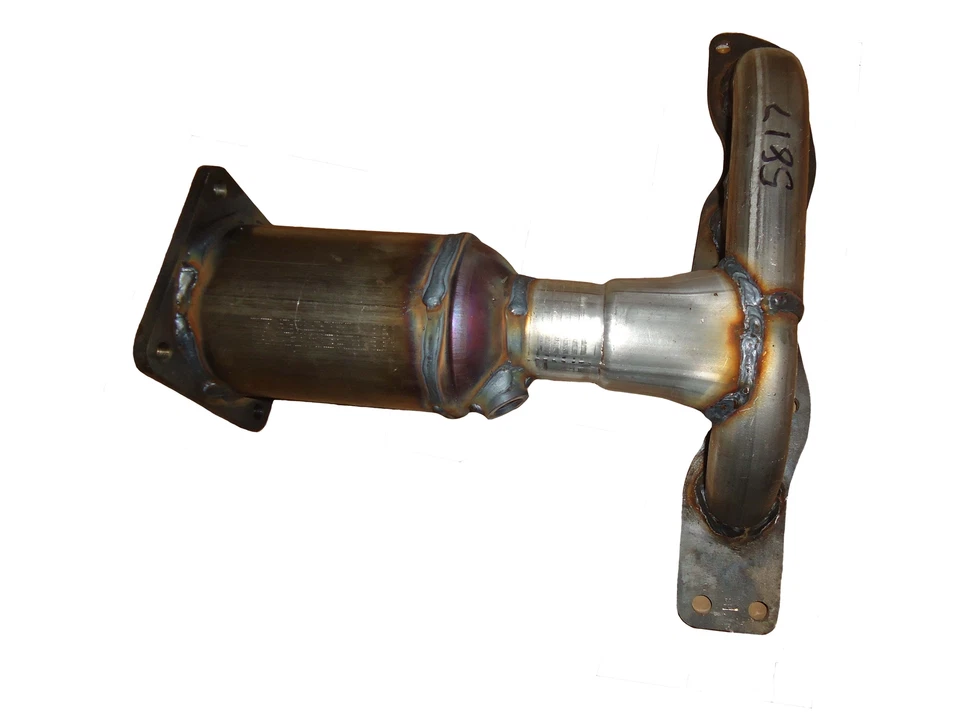 Convertidor catalítico compatible con Suzuki Kizashi 2010 2011 2012 2013 Foto 4 de 4