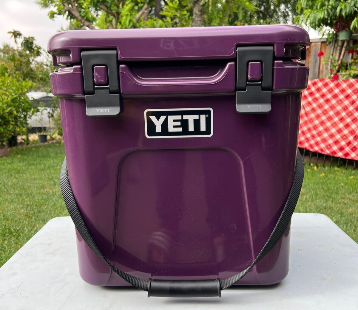 YETI Roadie 24 Purple with Pad cooler