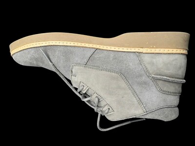 Ahnu Chukka Boots Men display picture 1