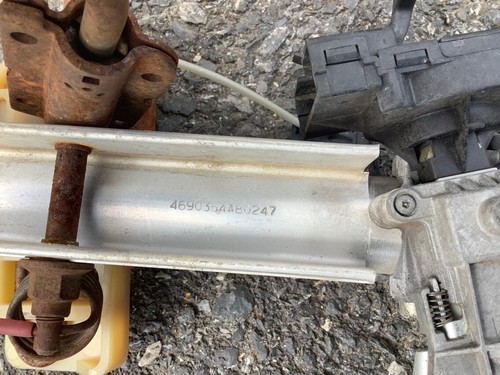 97 98 99 00 Jeep Wrangler TJ tilt steering column manual P/N 52078619 no key - Picture 4 of 8
