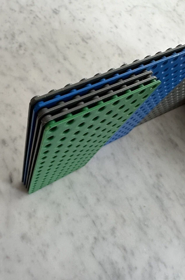 Lote de cinco placas base LEGO - Tamaños mixtos de varios juegos. 3867 2748 3865 Foto 4 de 4