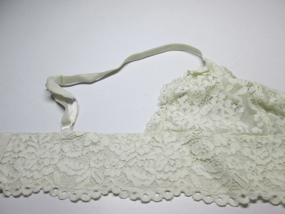 Sujetador Btemptd Talla M Blanco Inalámbrico Sin Forro Correas Ajustables Bralette Encaje Floral Foto 3 de 4