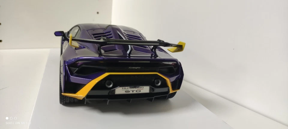 1:18 LAMBORGHINI HURACAN STO VIOLA PASIFAE MR COLLECTION MODELS 1/18 SCALE  - Imagen 3 de 4