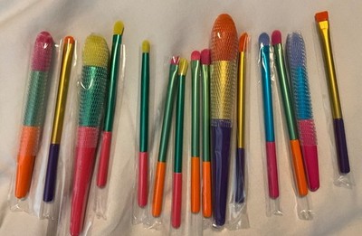 HANK AND HENRY  Set of 15 Professional Makeup brushes  NEW
