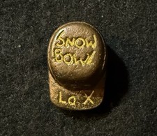 La Crosse SNOWBOWL Vintage Ski Pin Lost Defunct Area Wisconsin Resort Souvenir