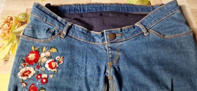 KIABI blue Jeans with floral embroidery size 36 excellent condition