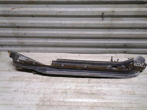 VW TOUAREG 7LA, 7L6, 7L7 Kotflügelhalter vorne links 7L6805176D 4.92 34351569