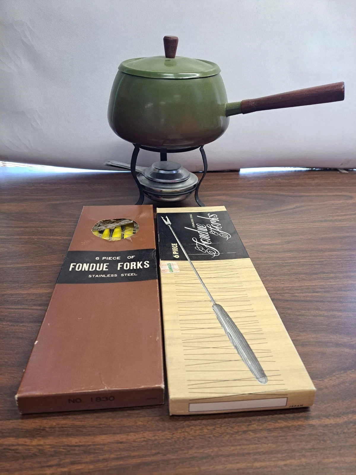 Vintage Avocado Green Fondue Pot, Warmer and 2 boxes of Forks