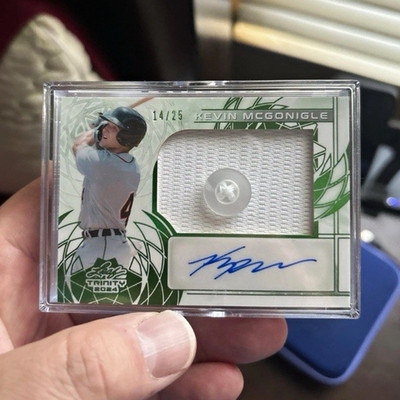 2024 Leaf Trinity - Patch Autographs Kevin McGonigle #PA-KMG Green /25