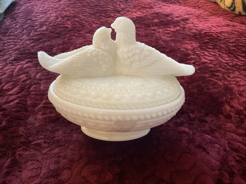 Vtg White Milk Glass Love Bird Dish W/Lid  6"x 5"  Westmoreland Authentic Candy