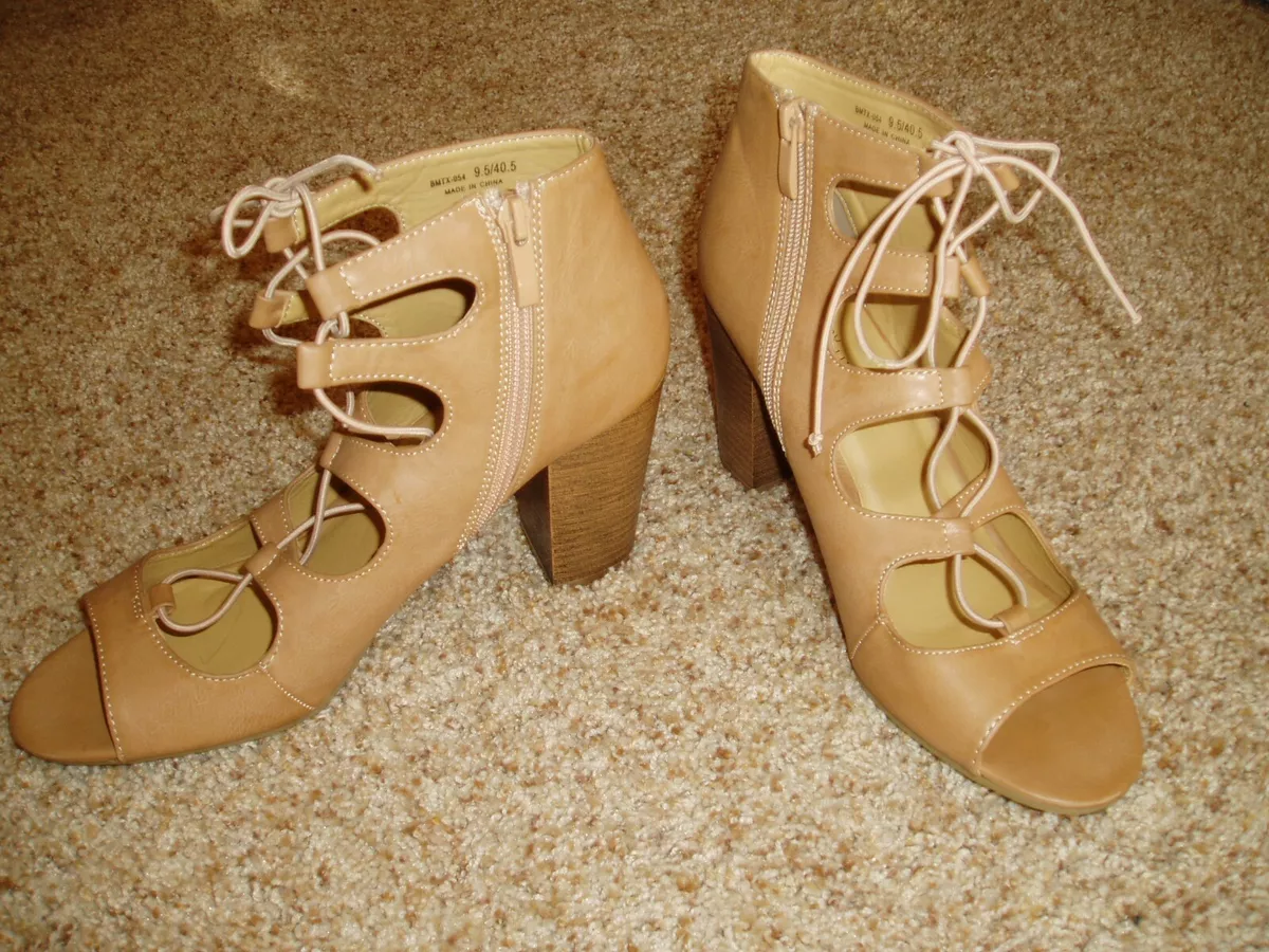 CL by LAUNDRY Tan Shoes 9.5 Open Toe Wood Grain Block Heel Straps