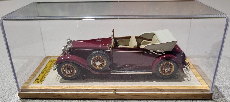 EMC 1/43 1931/1932 Mercedes Benz Typ 770 W07 Cabriolet C Top Down Red #/75 - Image 3 of 4