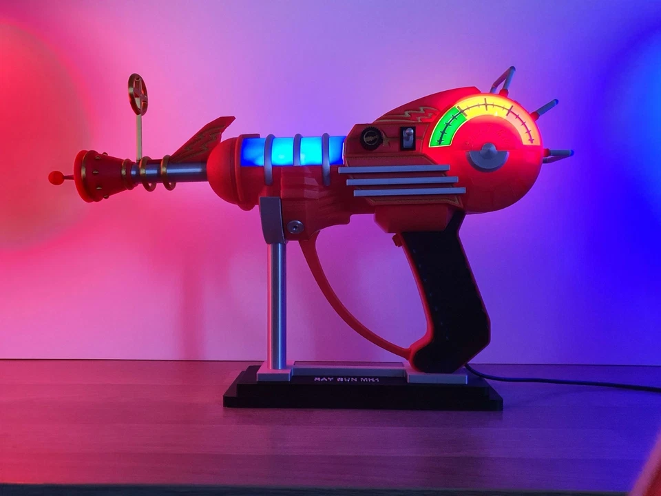 CoD Zombies Ray Gun MK1 Desk Display Lamp - Image 4 of 4