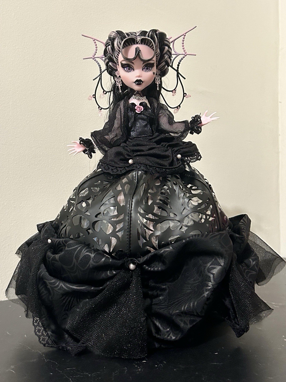 Monster High Vampire Heart Draculaura Doll 