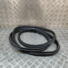 MERCEDES-BENZ VITO W447 Türdichtungsgummi vorne rechts A4477210400 2016 28448448 MERCEDES-BENZ VITO W447 Türdichtungsgummi vorne rechts A4477210400 2016 28448448
