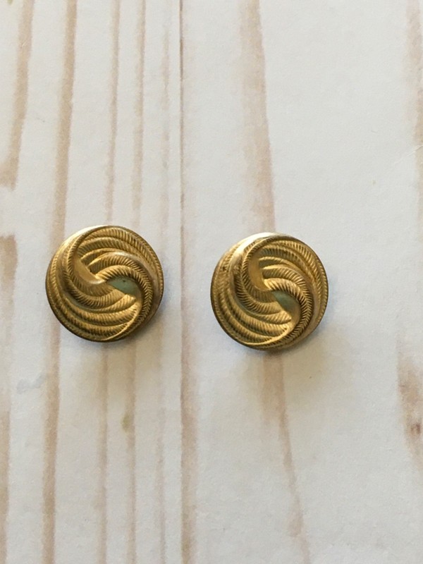 Swirl design gold shank fashion buttons - 3/4” - set of 2