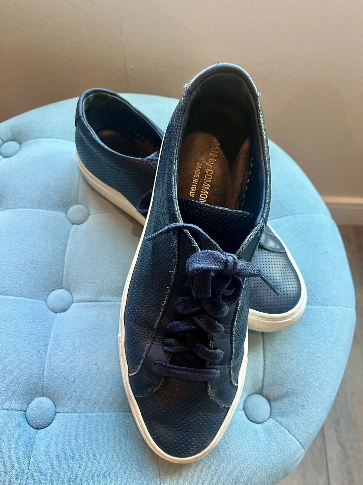 Sneakers da donna di Common Projects Achille in pelle blu navy bianco e blu EU 40 US 10