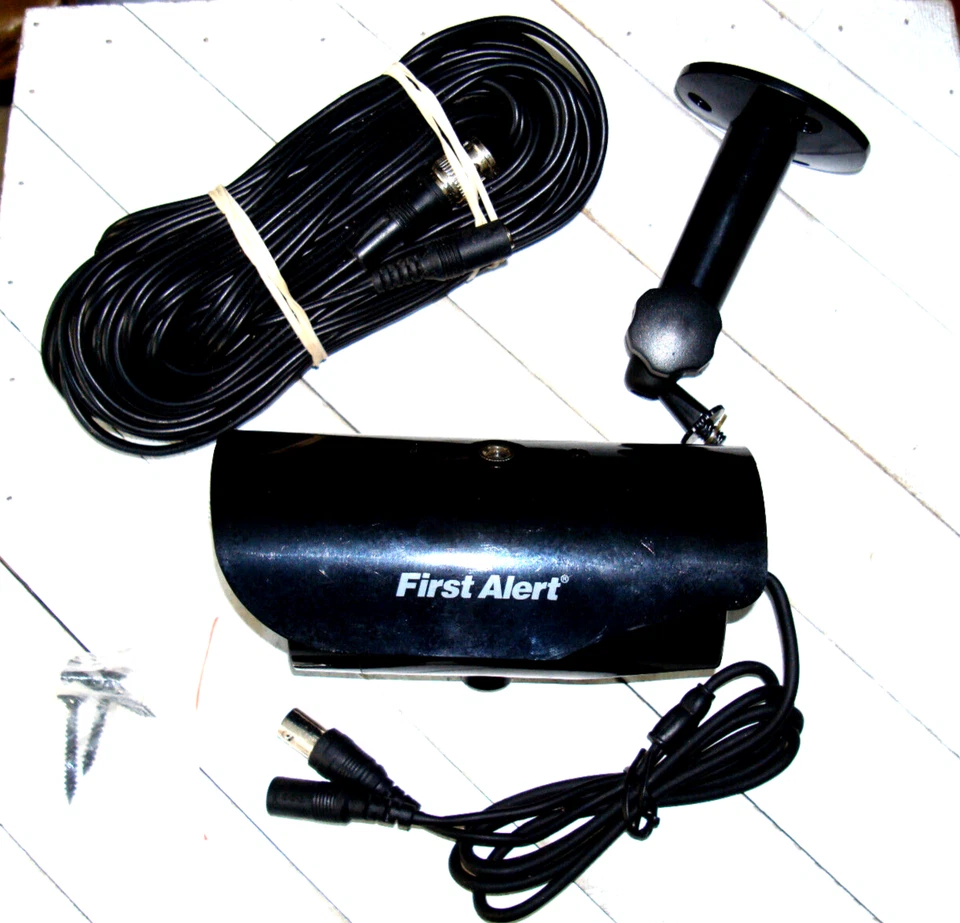 First Alert CM420 Surveillance Bullet Camera w/ 60 ft. BNC Cable - Image 2 of 4