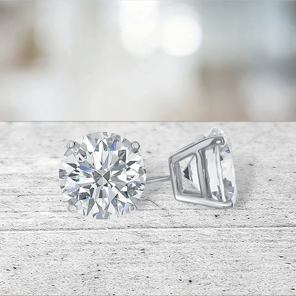 Tachuelas de diamantes brillantes creadas en laboratorio de 2,75 quilates en oro blanco de 14 k con respaldo de mariposa Foto 2 de 2