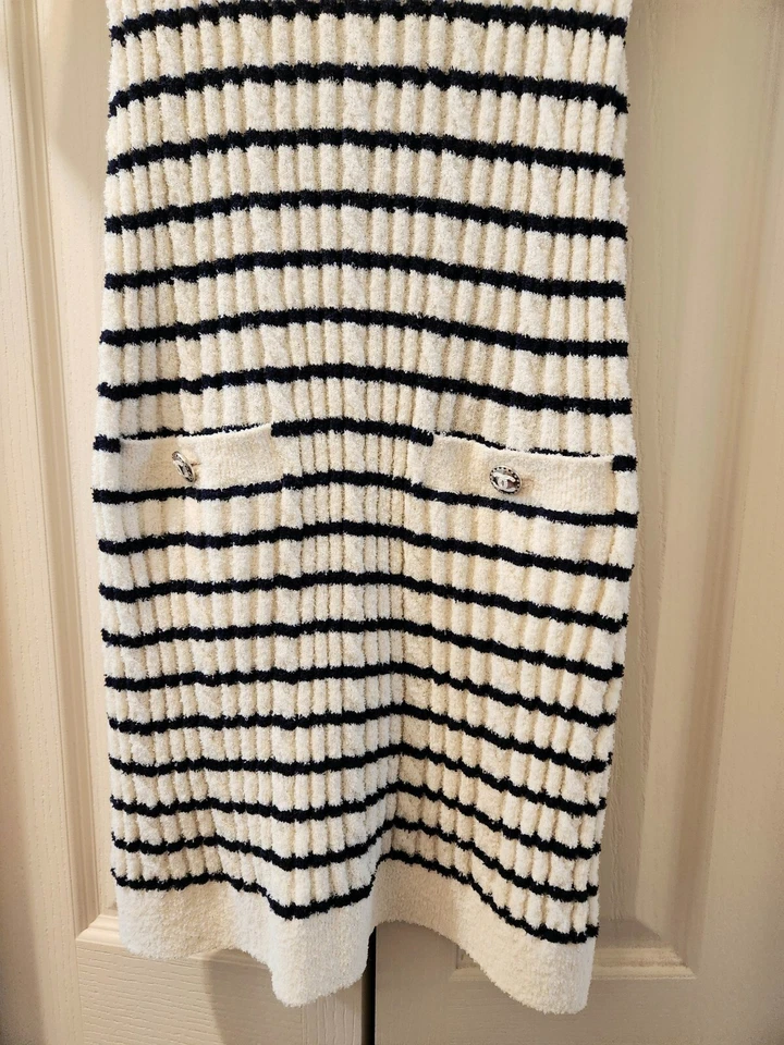 Nuevo Vestido CHANEL Crudo y Azul Marino Espalda Abierta Mangas Cortas - Talla 36 Foto 3 de 4