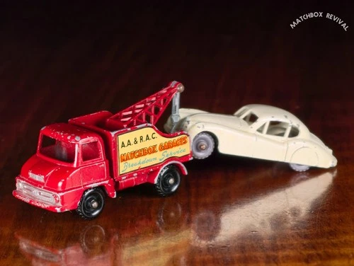 Lesney Matchbox No13c Ford Thames Trader Wreck Tow Truck & No.32a Jaguar XK140