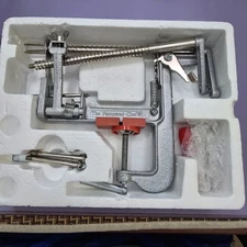 The Pampered Chef Apple Peeler / Corer / Slicer #2430 w Box