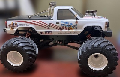 Kyosho USA-1 Engine Powered 4WD Monster Truc GP Nitro 1:8 Scale