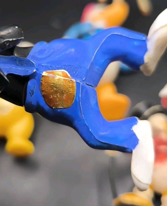 Vintage 7 Stück Disney Figuren Hartplastik Um 1960 Donald Bambi Wolf  - Bild 4 von 4