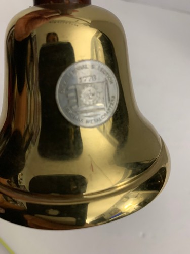 Campana de latón Virginia Metalcrafters vintage selección del bicentenario 1776 - Imagen 4 de 7
